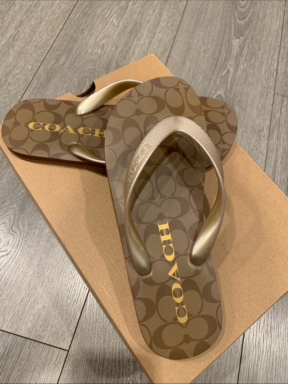 Coach Brown Signature Pattern Flip Flop Sandals with Gold Logo - Picture 5 of 5